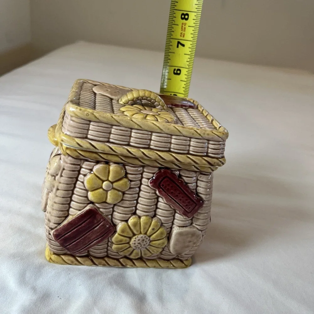 Vintage Ceramic Weaved Basket Looking Biscuit‎ Jar With Lid  5